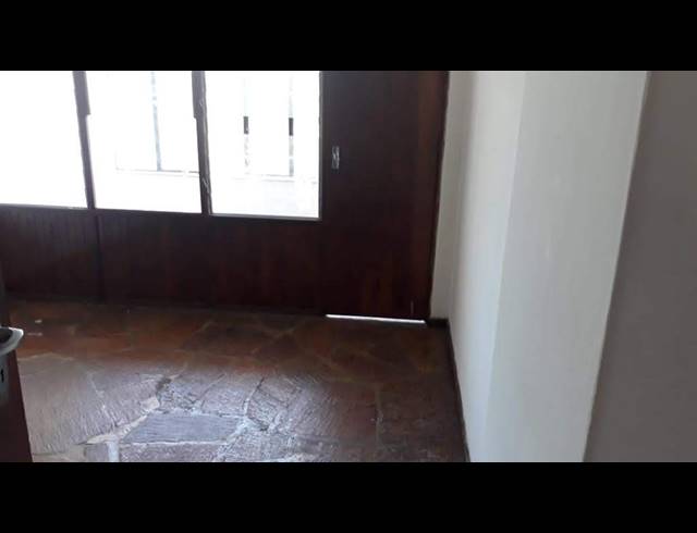 2.5 BEDROOM FLAT FOR SALE IN SUNNYSIDE
